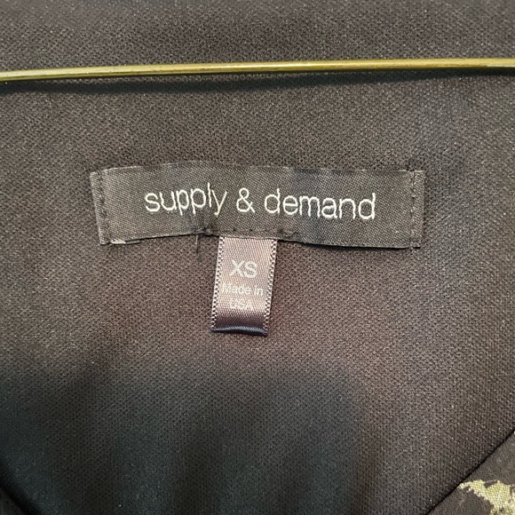 NWOT - Supply and Demand Blouse - Size XS - Picture 2 of 8